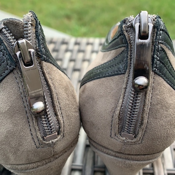 Via SPIGA Ivie Gray Suede & Leather Peep Toe Heels - Picture 13 of 16